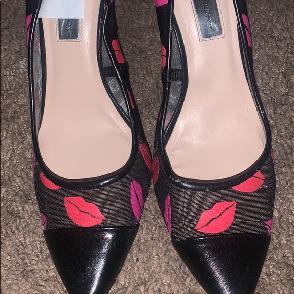 I.N.C International Concepts Black/RedPink kiss lips heels - Picture 2 of 2